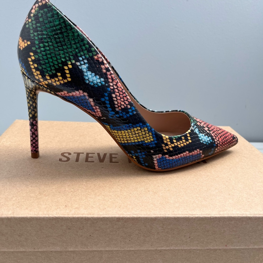 Steve Madden Vocal Multicolor pump. Size 6, gently worn.